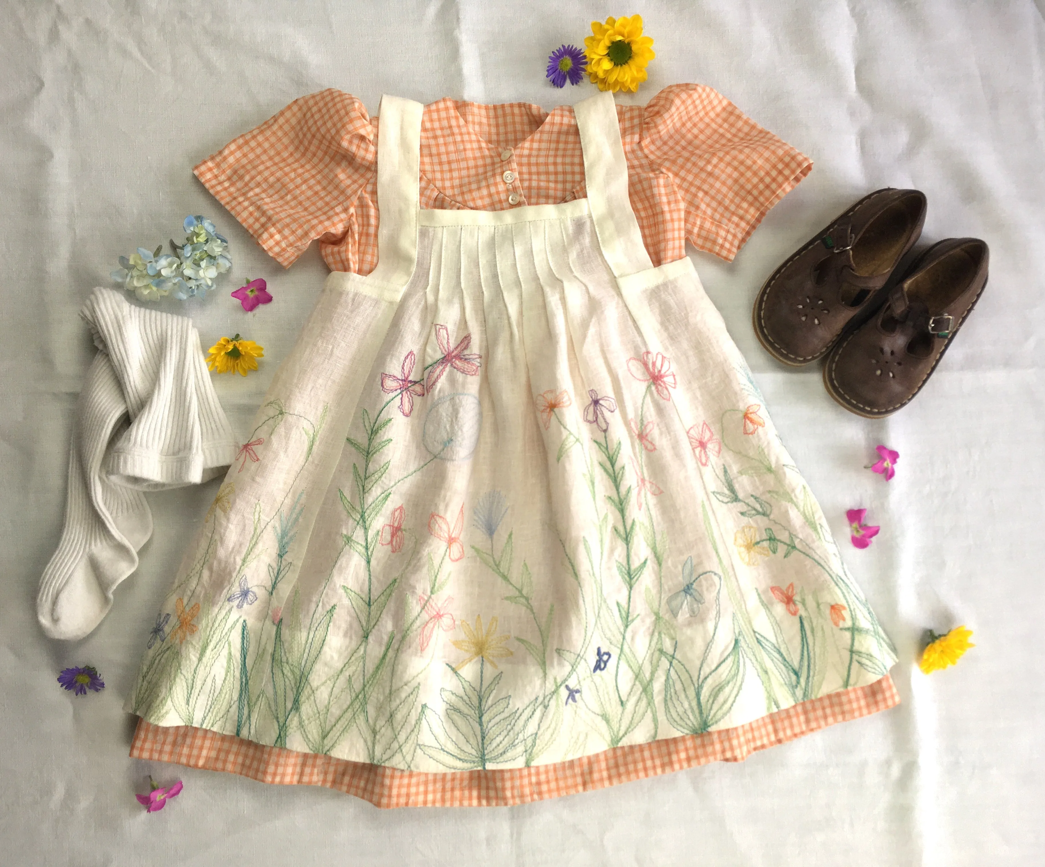 213 Child's Prairie Dress & Pinafore