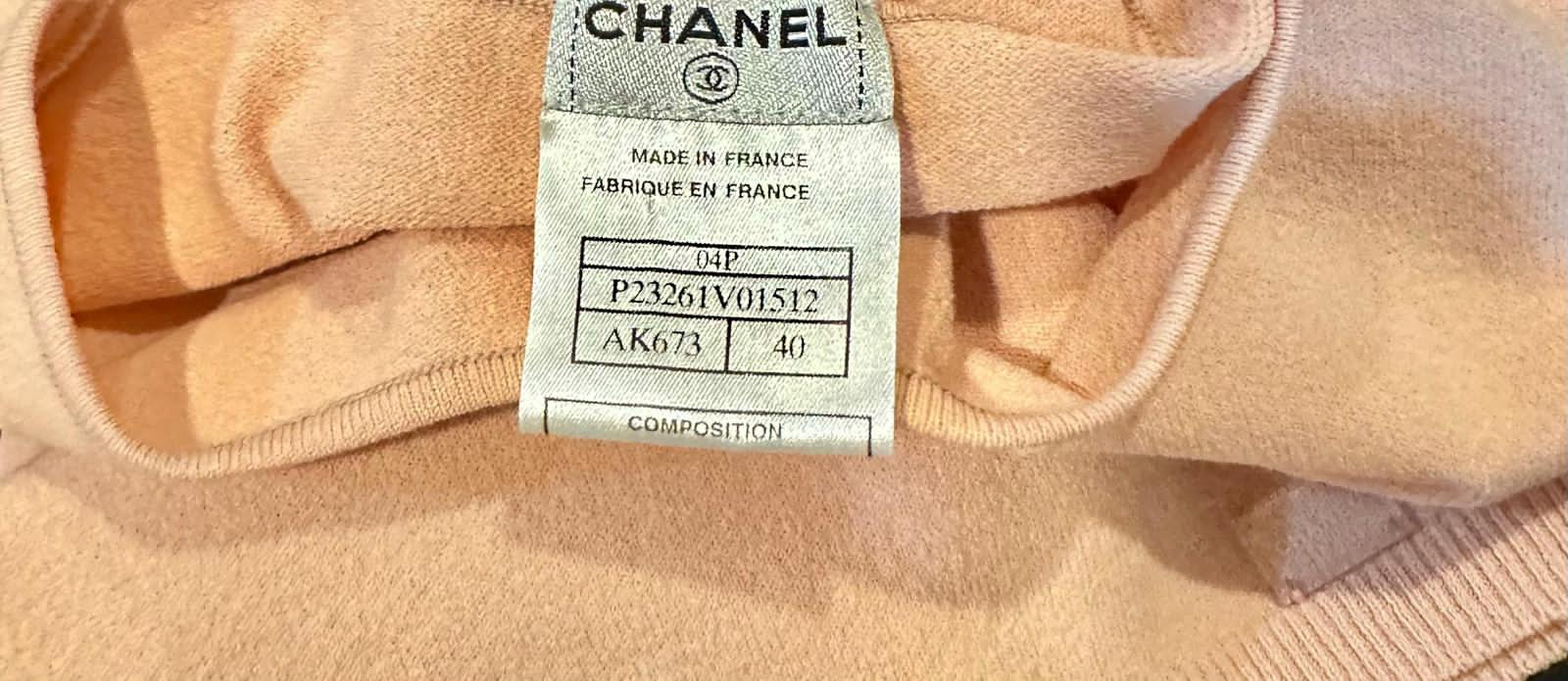 Chanel 04P 2004 Spring Salmon Color Sleeveless Knit Top Blouse FR 40 US 6